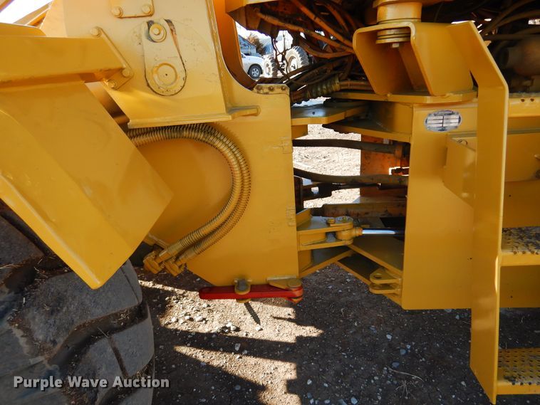 image for item DF0053 1998 Hyundai HL730-3  wheel loader