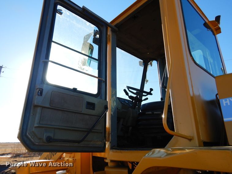 image for item DF0053 1998 Hyundai HL730-3  wheel loader