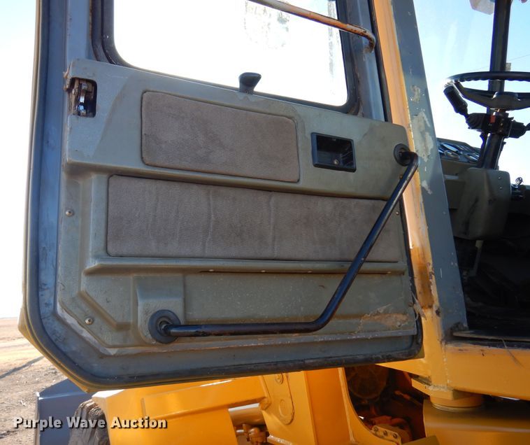 image for item DF0053 1998 Hyundai HL730-3  wheel loader