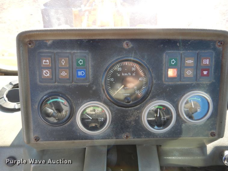 image for item DF0053 1998 Hyundai HL730-3  wheel loader