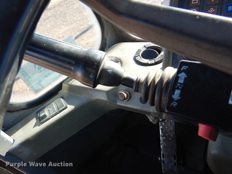 image for item DF0053 1998 Hyundai HL730-3  wheel loader