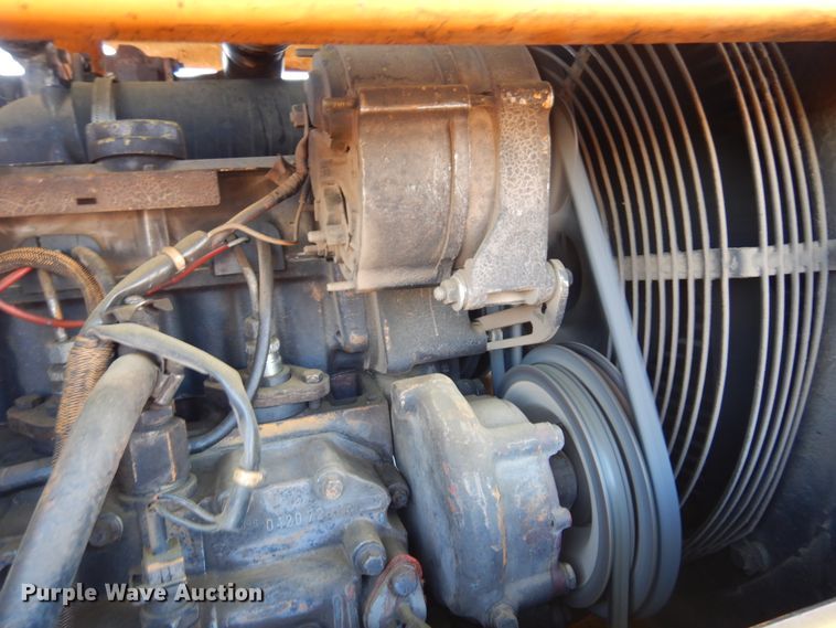 image for item DF0053 1998 Hyundai HL730-3  wheel loader