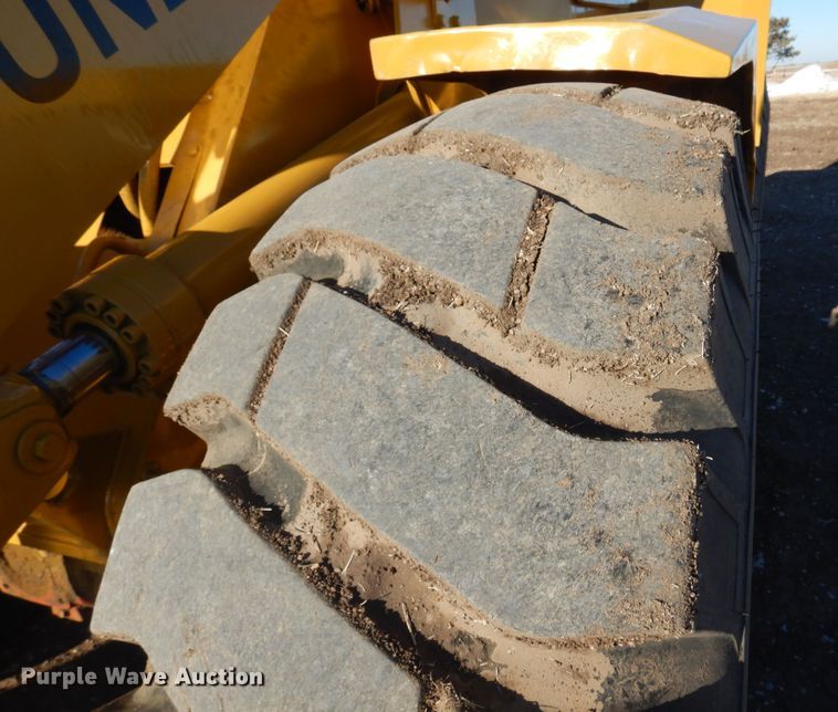 image for item DF0053 1998 Hyundai HL730-3  wheel loader