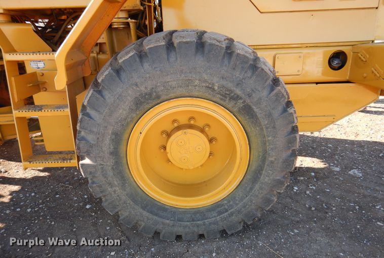 image for item DF0053 1998 Hyundai HL730-3  wheel loader