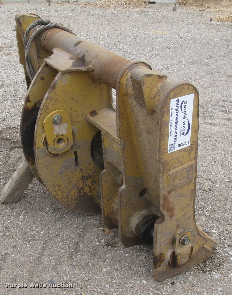 image for item DG5331 Caterpillar wheel loader quick attach