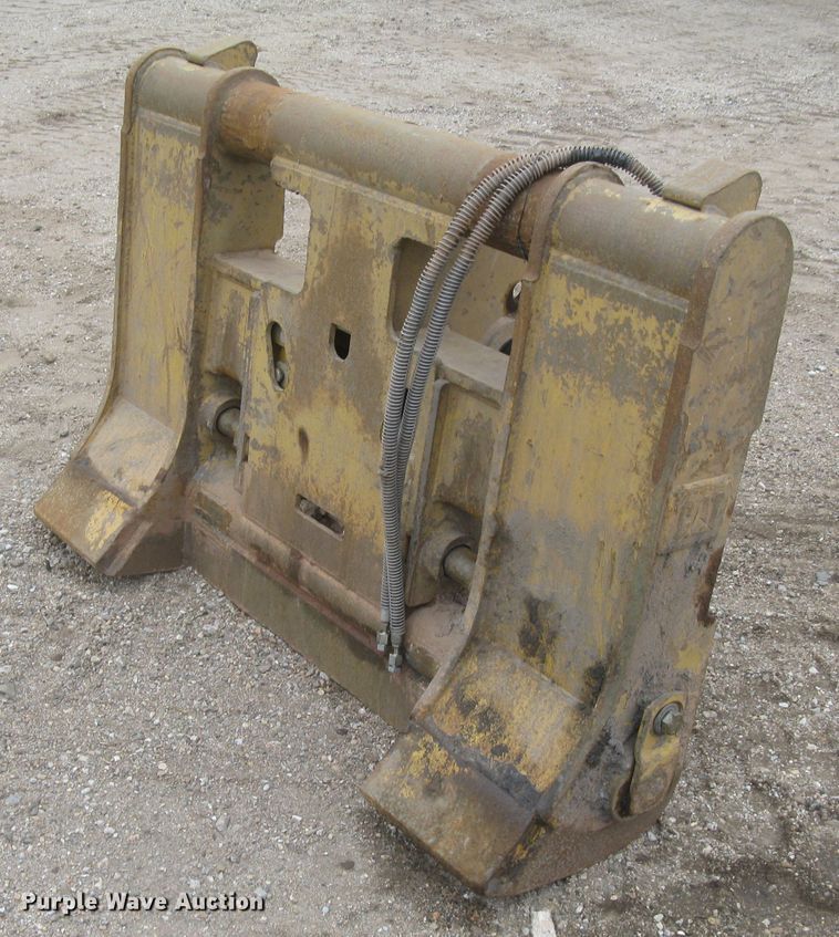 Caterpillar wheel loader quick attach in Wichita, KS Item DG5331 sold