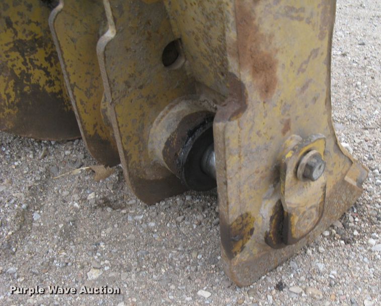 image for item DG5331 Caterpillar wheel loader quick attach