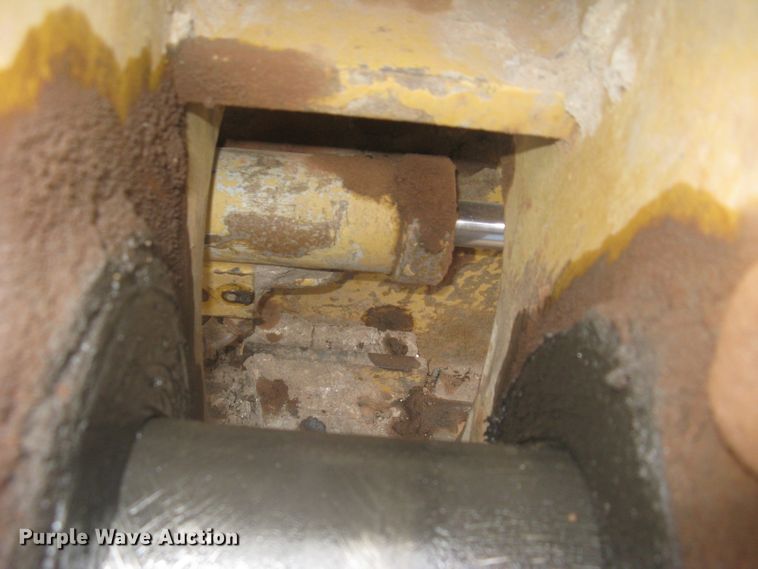 image for item DG5331 Caterpillar wheel loader quick attach