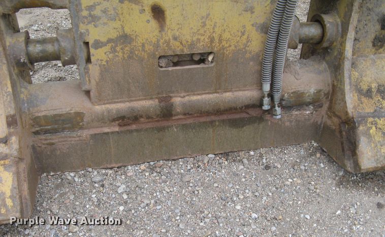 image for item DG5331 Caterpillar wheel loader quick attach