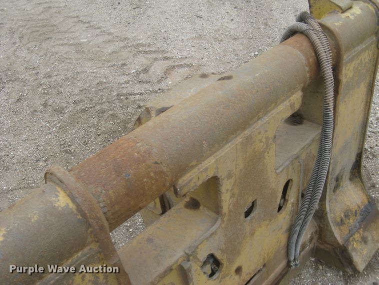 image for item DG5331 Caterpillar wheel loader quick attach