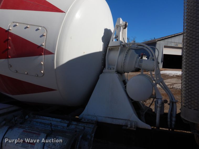 image for item DH8185 2001 Sterling LT8500  ready mix truck