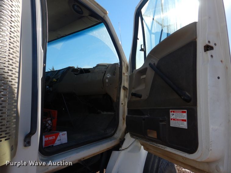 image for item DH8185 2001 Sterling LT8500  ready mix truck