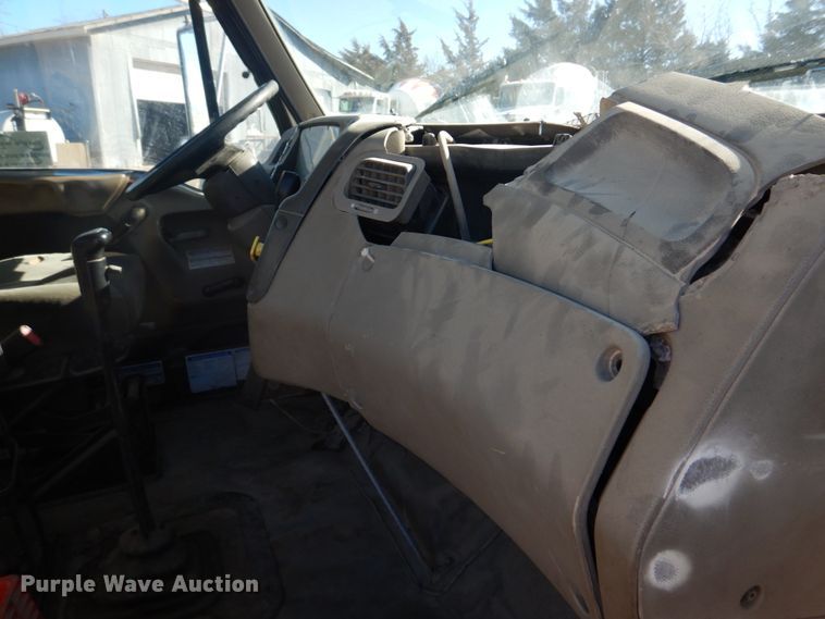 image for item DH8185 2001 Sterling LT8500  ready mix truck