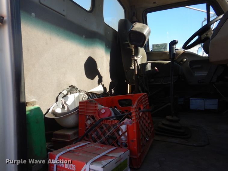 image for item DH8185 2001 Sterling LT8500  ready mix truck