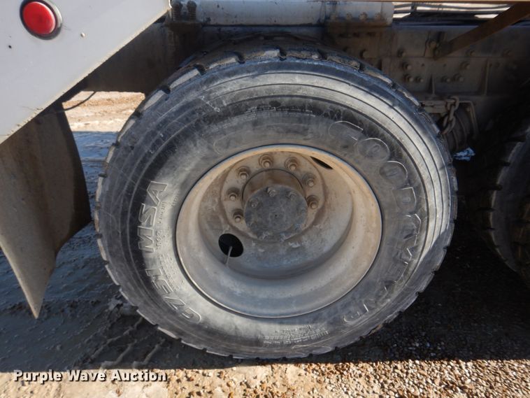 image for item DH8185 2001 Sterling LT8500  ready mix truck