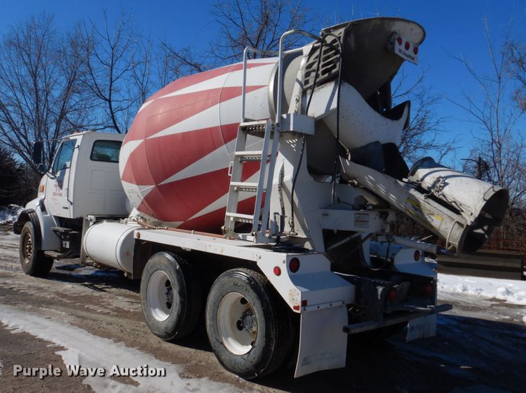 image for item DH8186 2001 Sterling LT8500  ready mix truck