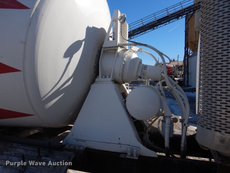 image for item DH8186 2001 Sterling LT8500  ready mix truck