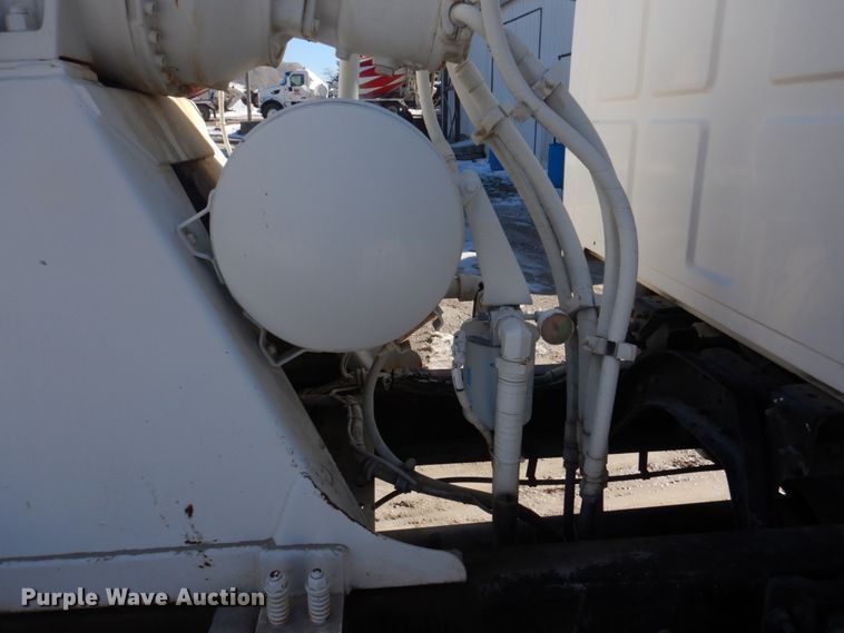 image for item DH8186 2001 Sterling LT8500  ready mix truck