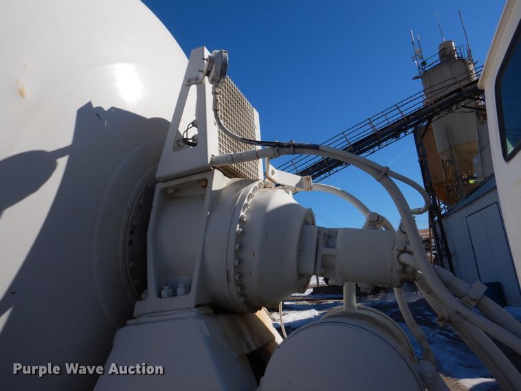 image for item DH8186 2001 Sterling LT8500  ready mix truck