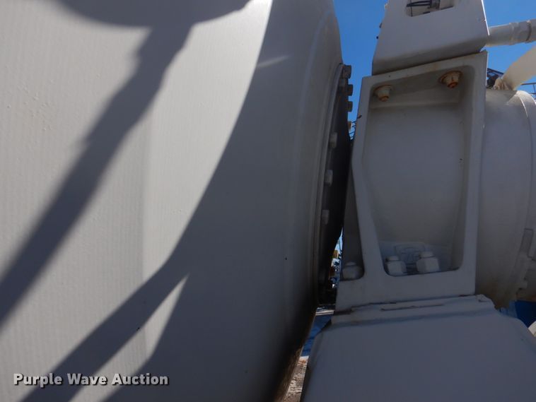 image for item DH8186 2001 Sterling LT8500  ready mix truck