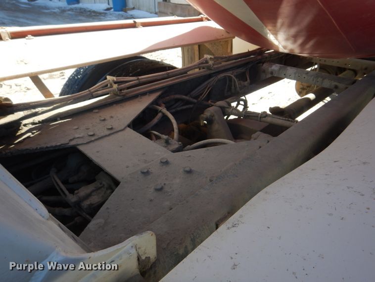 image for item DH8186 2001 Sterling LT8500  ready mix truck