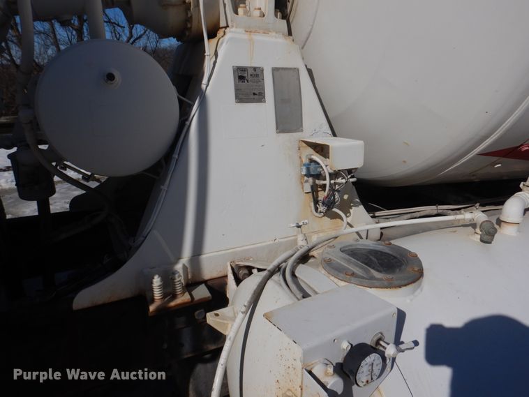 image for item DH8186 2001 Sterling LT8500  ready mix truck