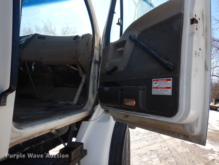 image for item DH8186 2001 Sterling LT8500  ready mix truck