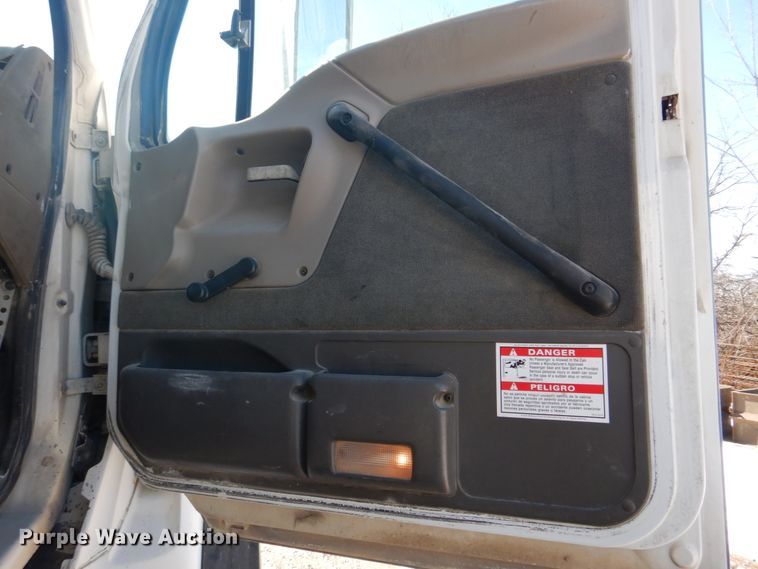 image for item DH8186 2001 Sterling LT8500  ready mix truck