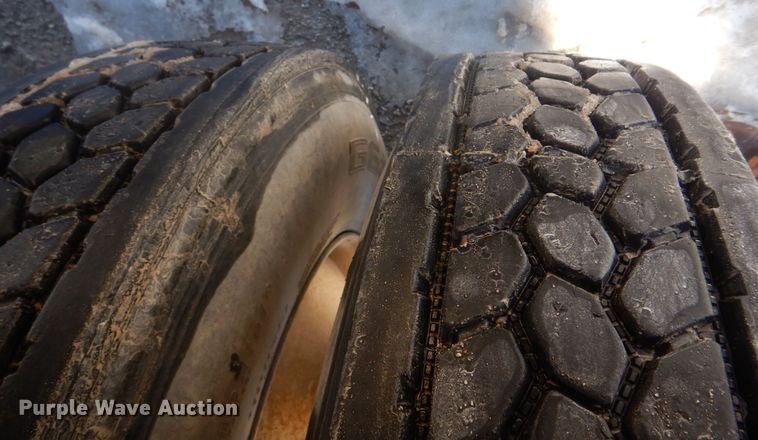 image for item DH8186 2001 Sterling LT8500  ready mix truck