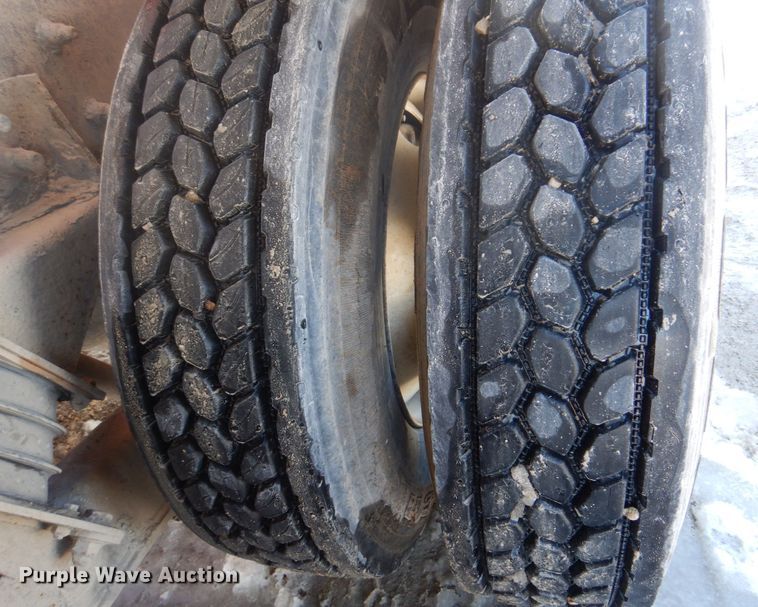 image for item DH8186 2001 Sterling LT8500  ready mix truck