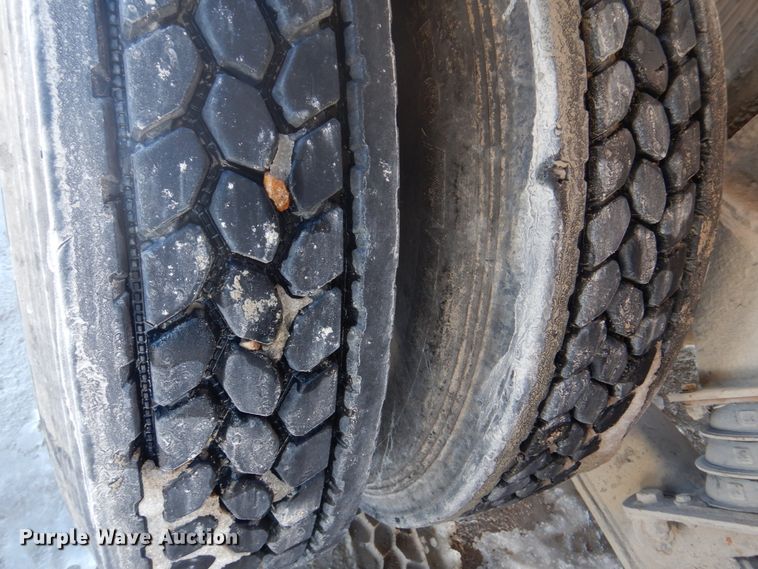 image for item DH8186 2001 Sterling LT8500  ready mix truck