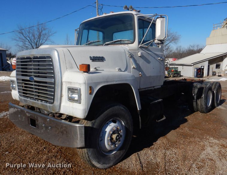 image for item DH8189 1989 Ford L8000  ready mix truck