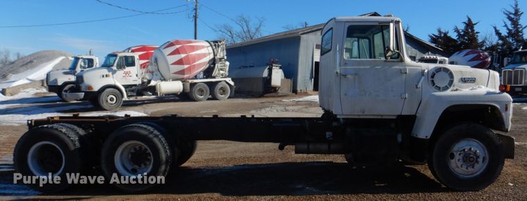 image for item DH8189 1989 Ford L8000  ready mix truck