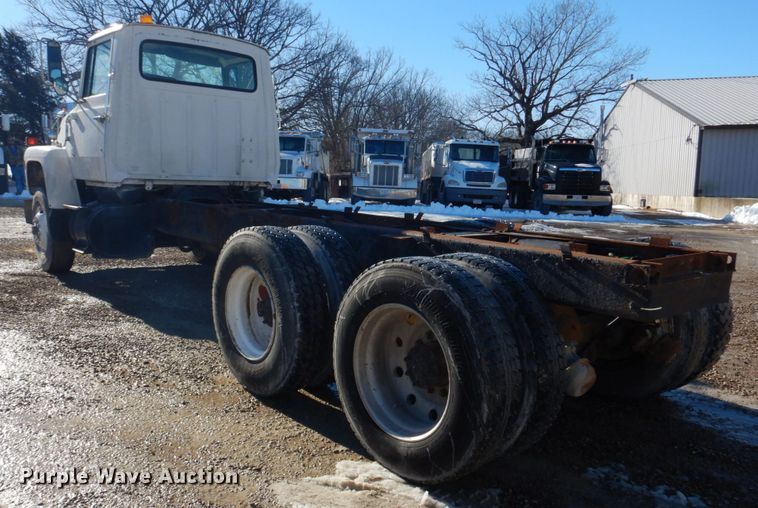 image for item DH8189 1989 Ford L8000  ready mix truck