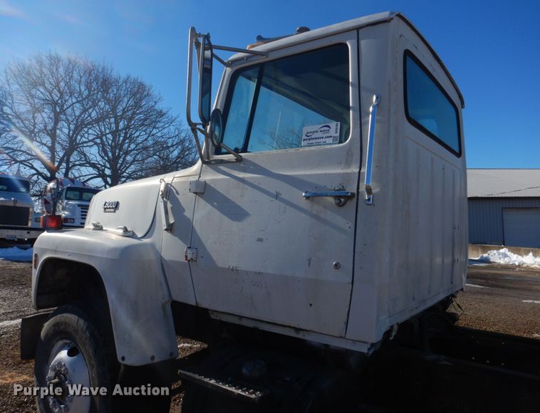 image for item DH8189 1989 Ford L8000  ready mix truck