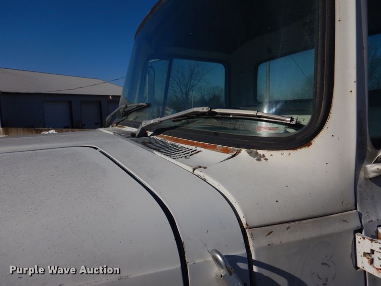 image for item DH8189 1989 Ford L8000  ready mix truck