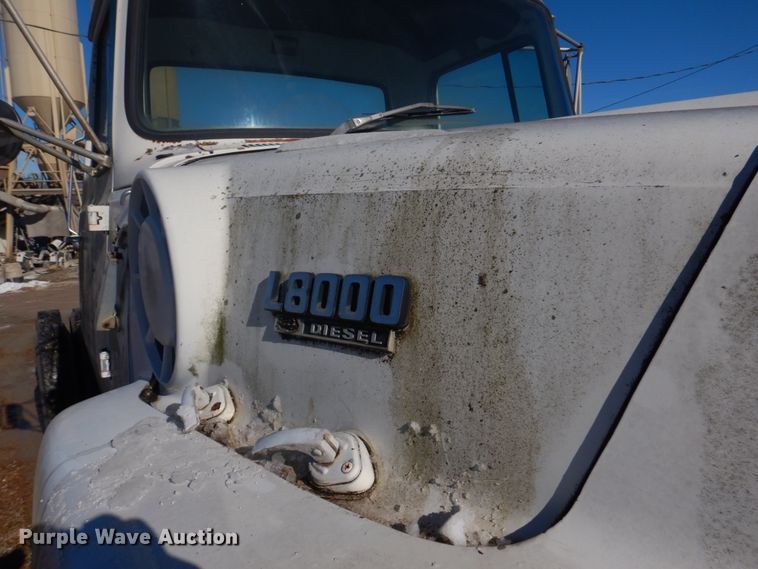 image for item DH8189 1989 Ford L8000  ready mix truck