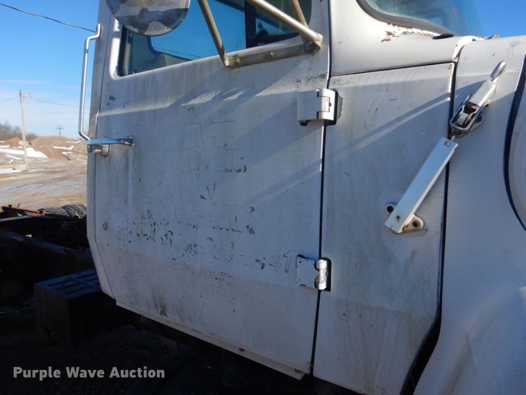 image for item DH8189 1989 Ford L8000  ready mix truck