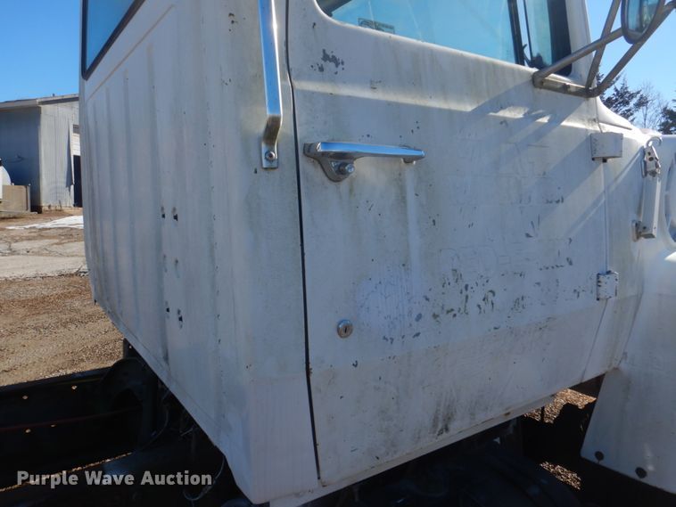 image for item DH8189 1989 Ford L8000  ready mix truck