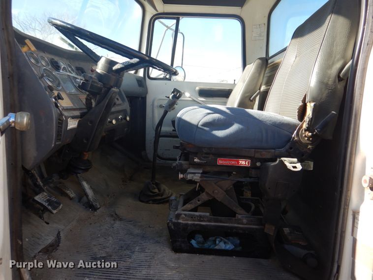 image for item DH8189 1989 Ford L8000  ready mix truck