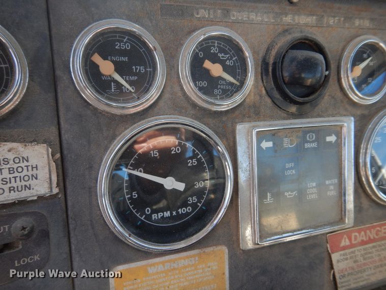 image for item DH8189 1989 Ford L8000  ready mix truck