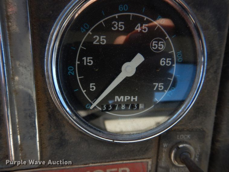 image for item DH8189 1989 Ford L8000  ready mix truck