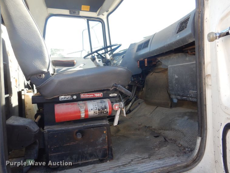 image for item DH8189 1989 Ford L8000  ready mix truck