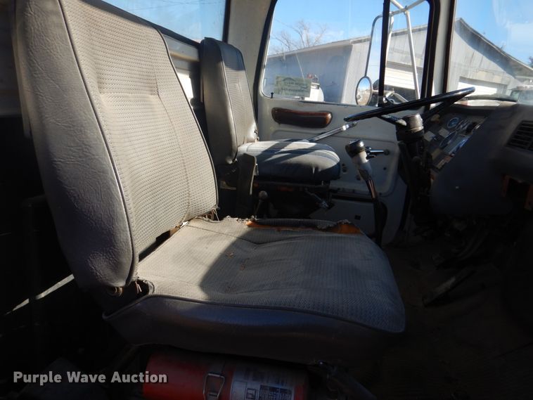 image for item DH8189 1989 Ford L8000  ready mix truck