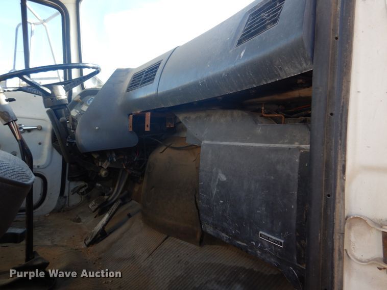 image for item DH8189 1989 Ford L8000  ready mix truck