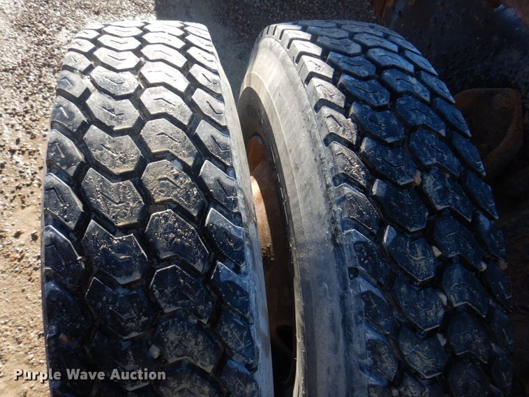 image for item DH8189 1989 Ford L8000  ready mix truck