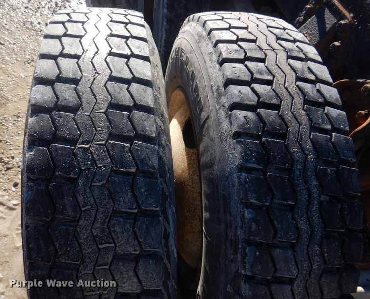 image for item DH8189 1989 Ford L8000  ready mix truck