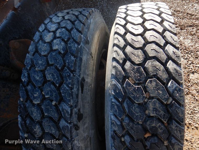 image for item DH8189 1989 Ford L8000  ready mix truck