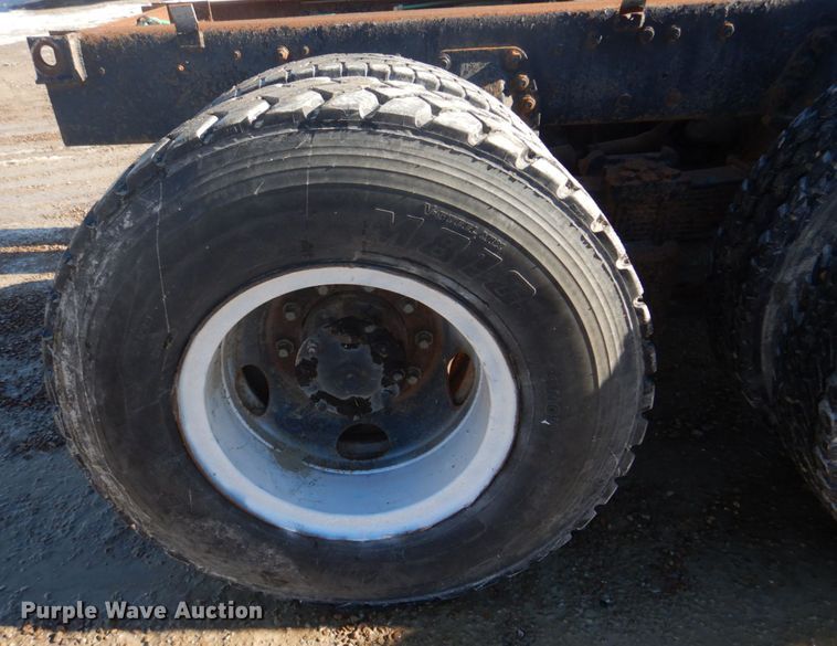 image for item DH8189 1989 Ford L8000  ready mix truck