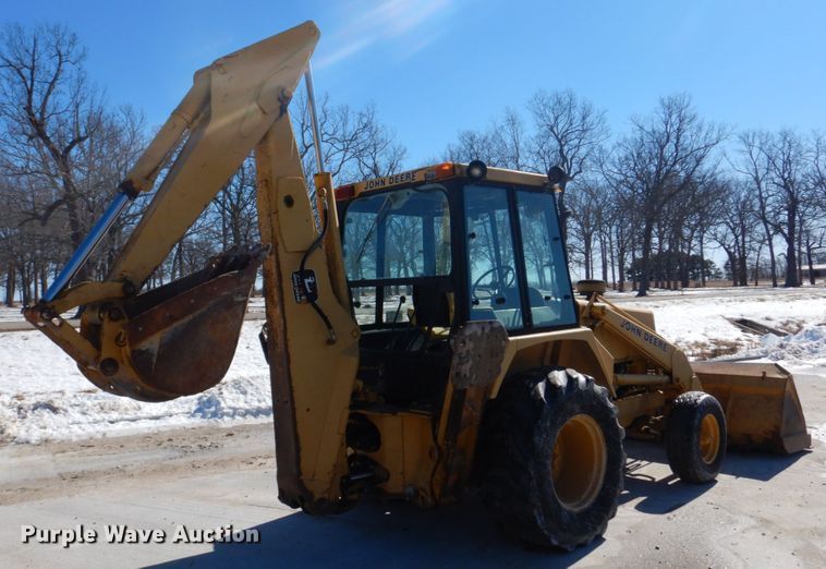 image for item DH8190 1983 John Deere 410B  backhoe